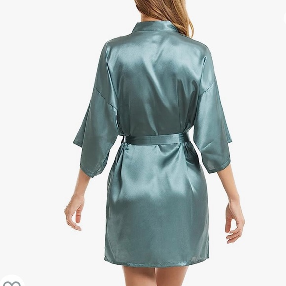 Women’s Green Satin Robe - Picture 14 of 14